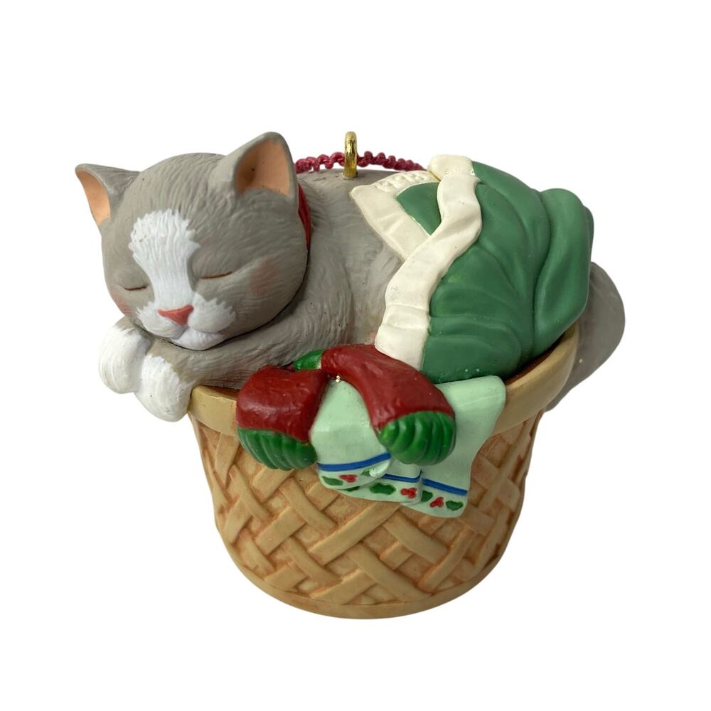 Hallmark 1998 Cat Naps Christmas Ornament Gray Cat Basket #5 in Series NO BOX
